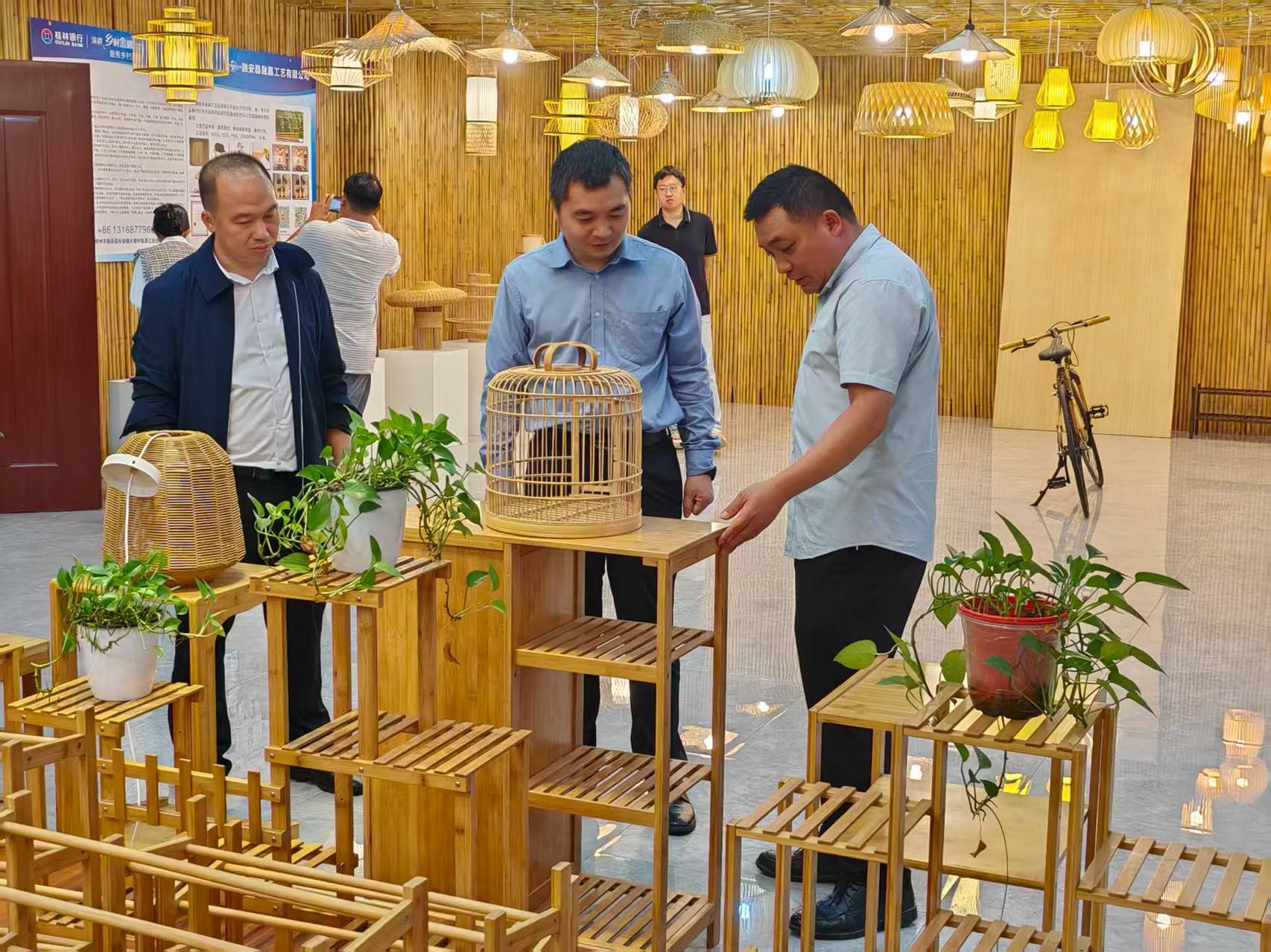 柳州市人民政府发展研究中心调研组到融安县、柳城县开展专题调研